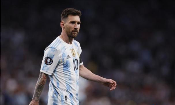 坚持党性党风党纪一起抓